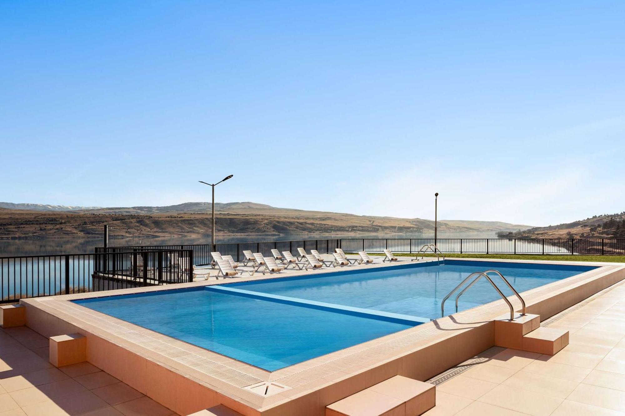 Gino Seaside Tbilisi, Trademark Collection By Wyndham Exterior foto
